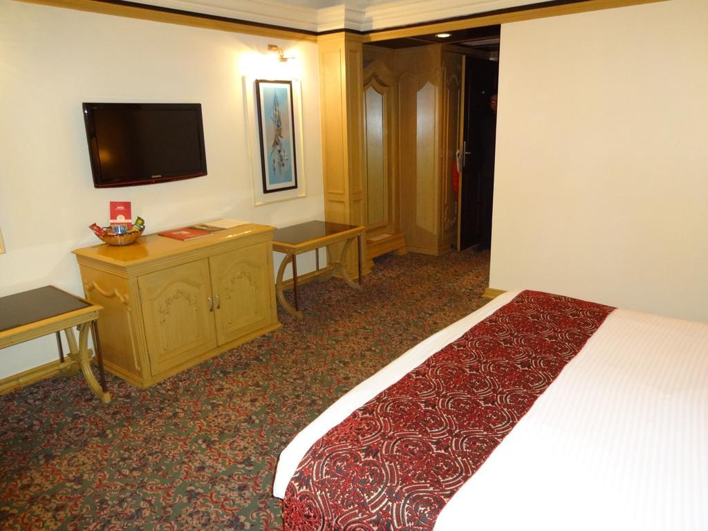 Hotel Babylon International Rāipur Екстериор снимка