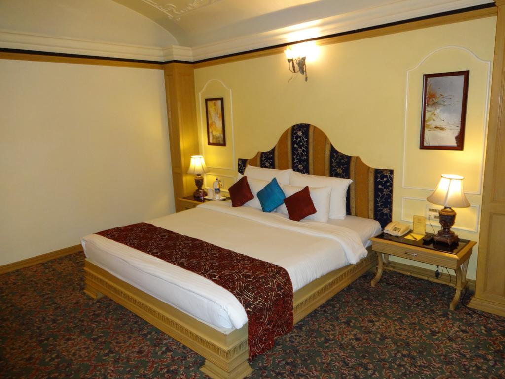 Hotel Babylon International Rāipur Стая снимка