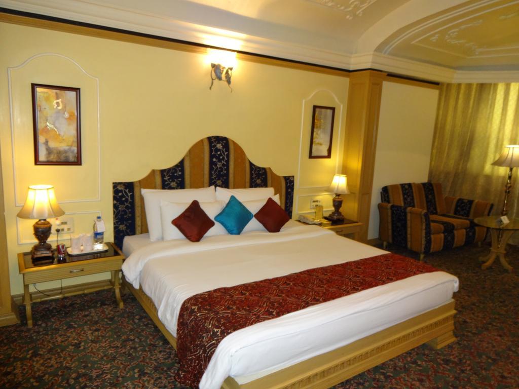 Hotel Babylon International Rāipur Екстериор снимка