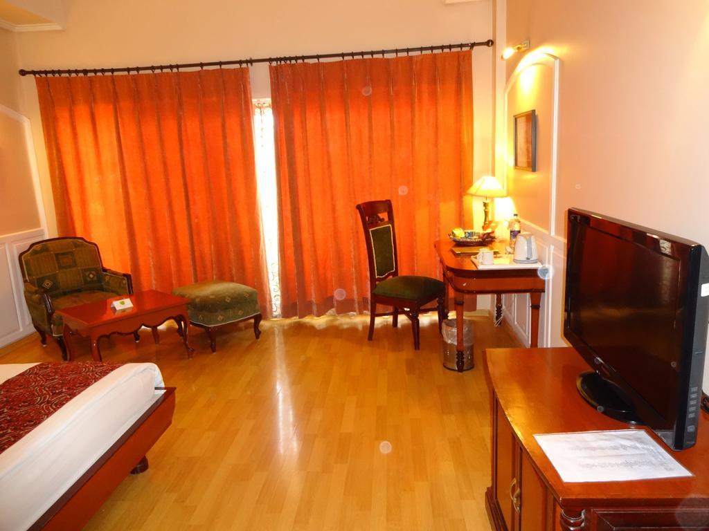 Hotel Babylon International Rāipur Екстериор снимка