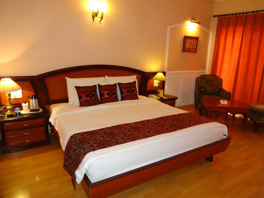 Hotel Babylon International Rāipur Екстериор снимка