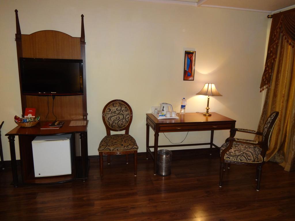 Hotel Babylon International Rāipur Екстериор снимка