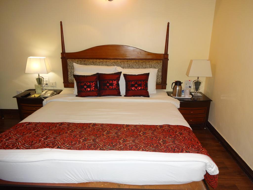 Hotel Babylon International Rāipur Стая снимка