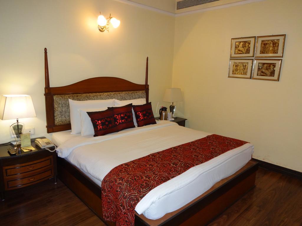 Hotel Babylon International Rāipur Стая снимка