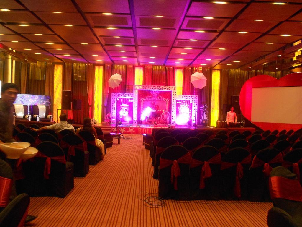 Hotel Babylon International Rāipur Стая снимка