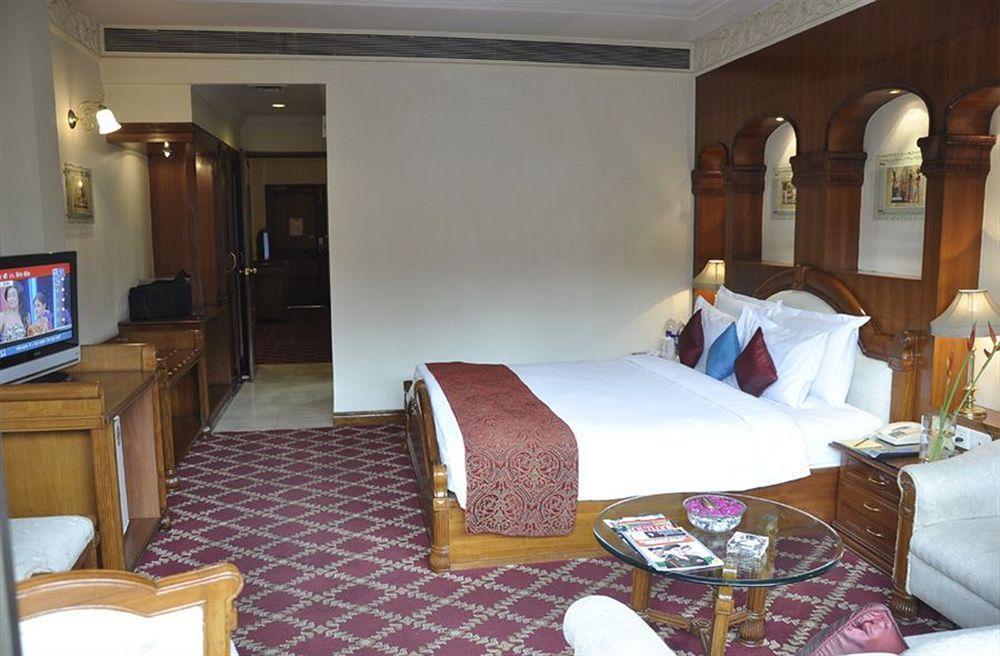 Hotel Babylon International Rāipur Екстериор снимка