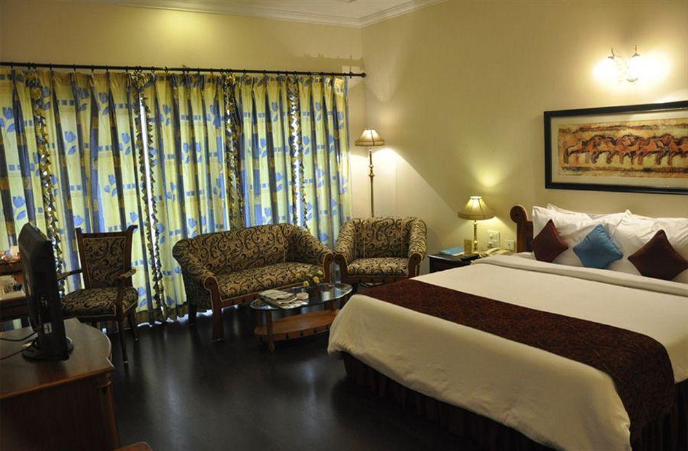 Hotel Babylon International Rāipur Екстериор снимка