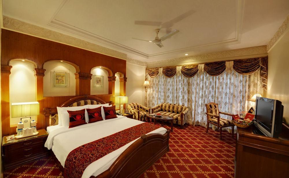 Hotel Babylon International Rāipur Екстериор снимка